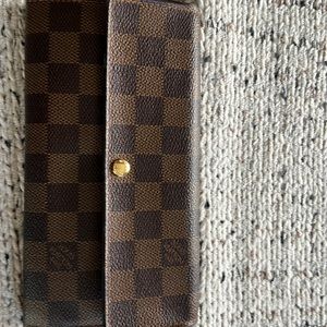 Authentic Louis Vuitton damier wallet.